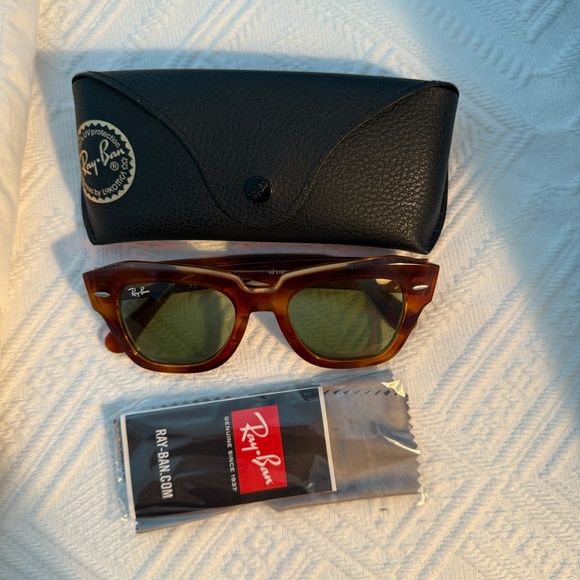 Never Worn Ray-Ban State Street Sunglasses main image 12